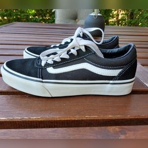 EUC Vans Kids Old Skool size 4